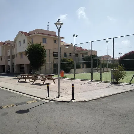 Studio In Complex With Pool And Tennis Court * Larnaca